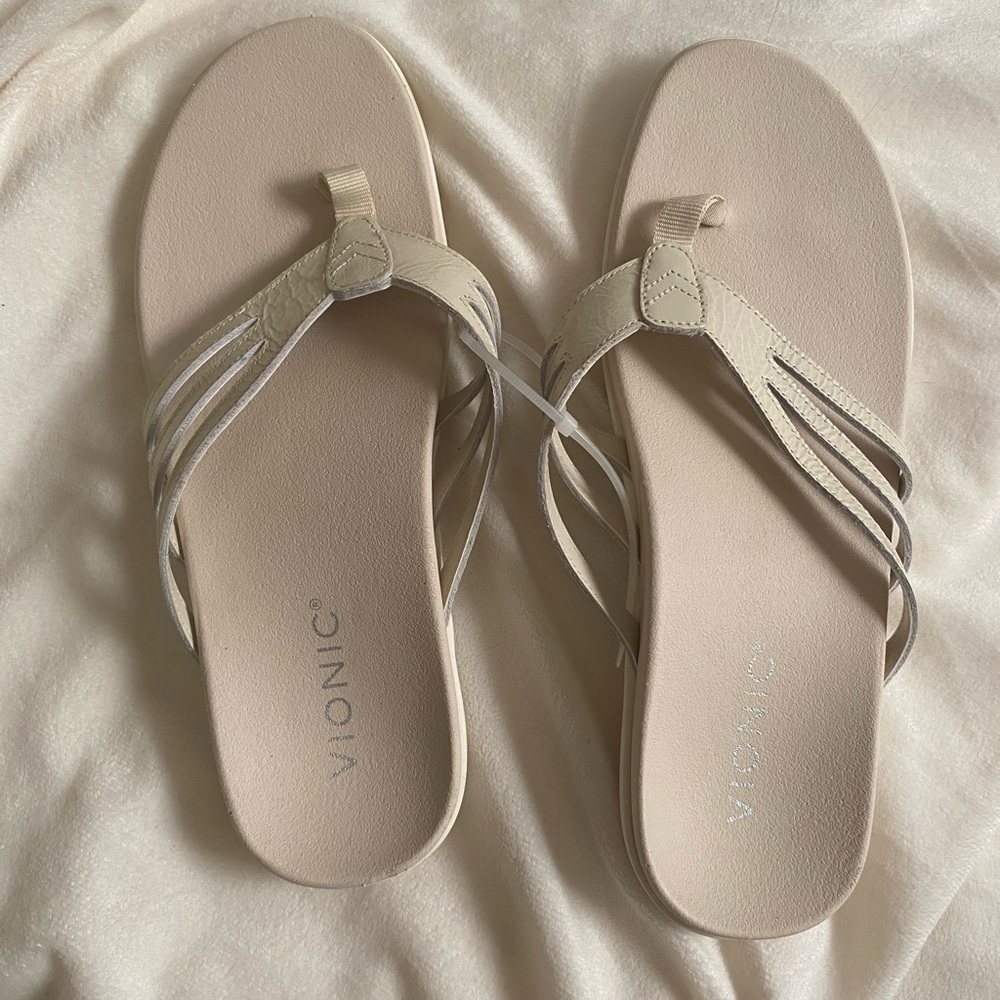 Vionic Women's Beige Sandals